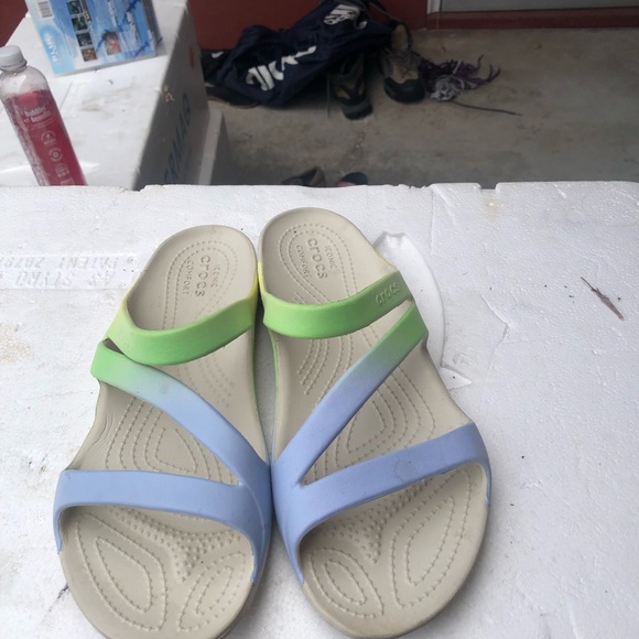 Crocs Women's Kadee II Sandals, Neon Blue Green Ombre Sandals Size 10 - Picture 12 of 14